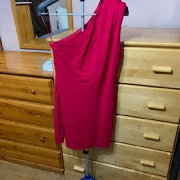 Express One Shoulder Bandage Bodycon Dress - Picture 2 of 10